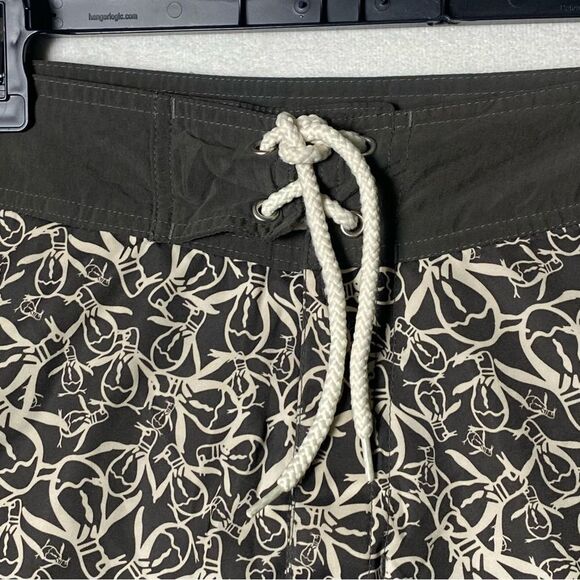 Penguin by Munsingwear Penguin Print Board Shorts Size 36 - Picture 9 of 13